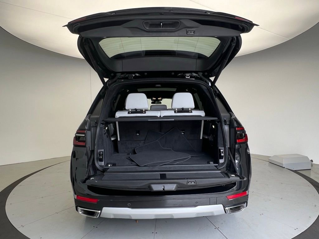 Certified 2024 BMW X7 xDrive40i w/ Premium Package image 5