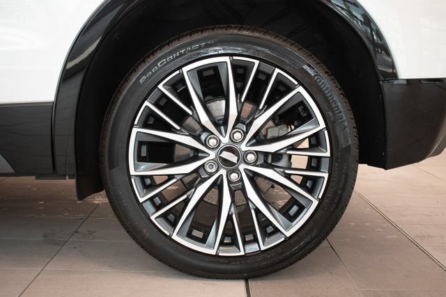 Used 2024 Cadillac XT4 Sport AWD/4WD image 9