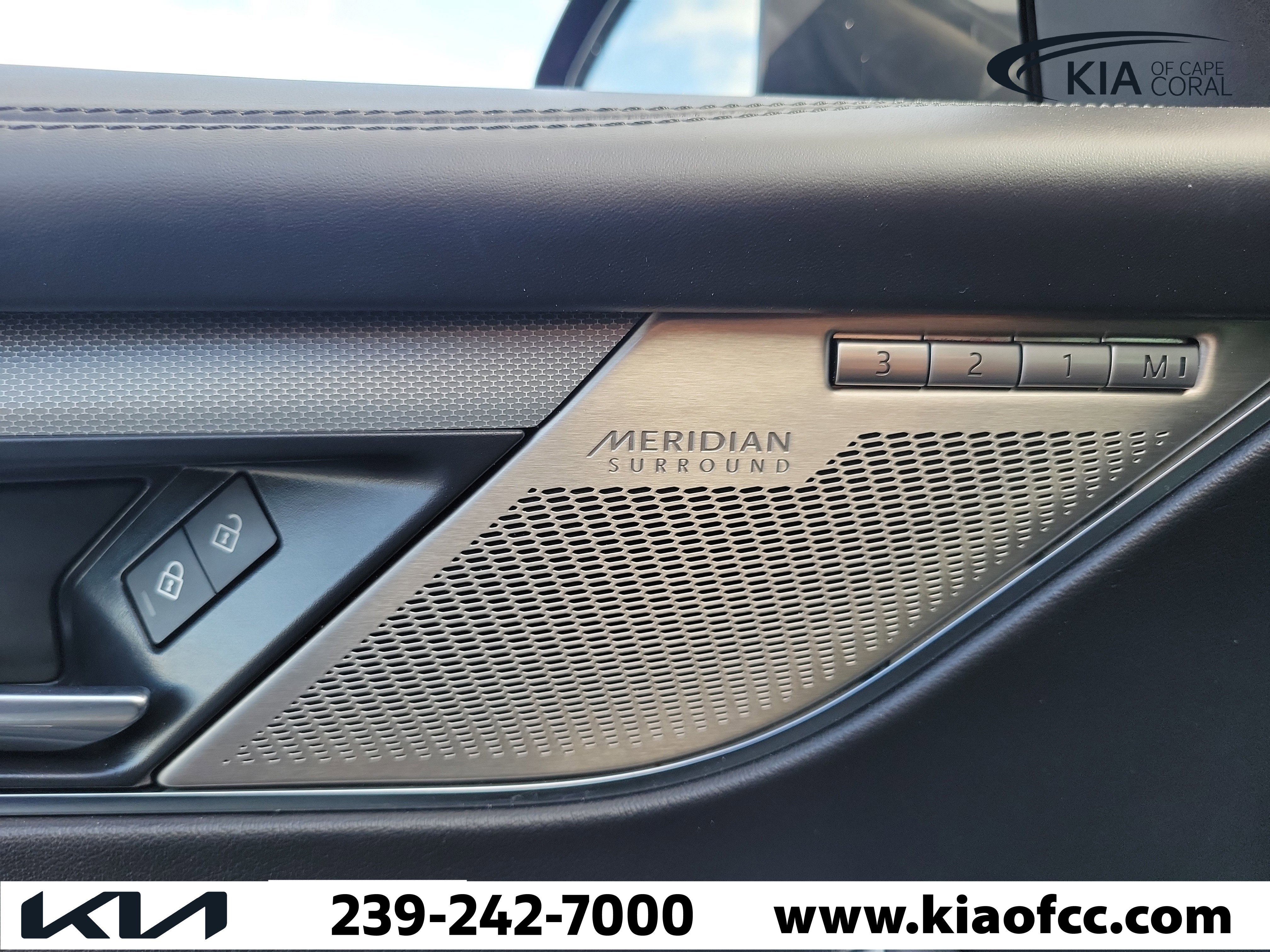 Used 2024 Jaguar F-PACE SVR image 23