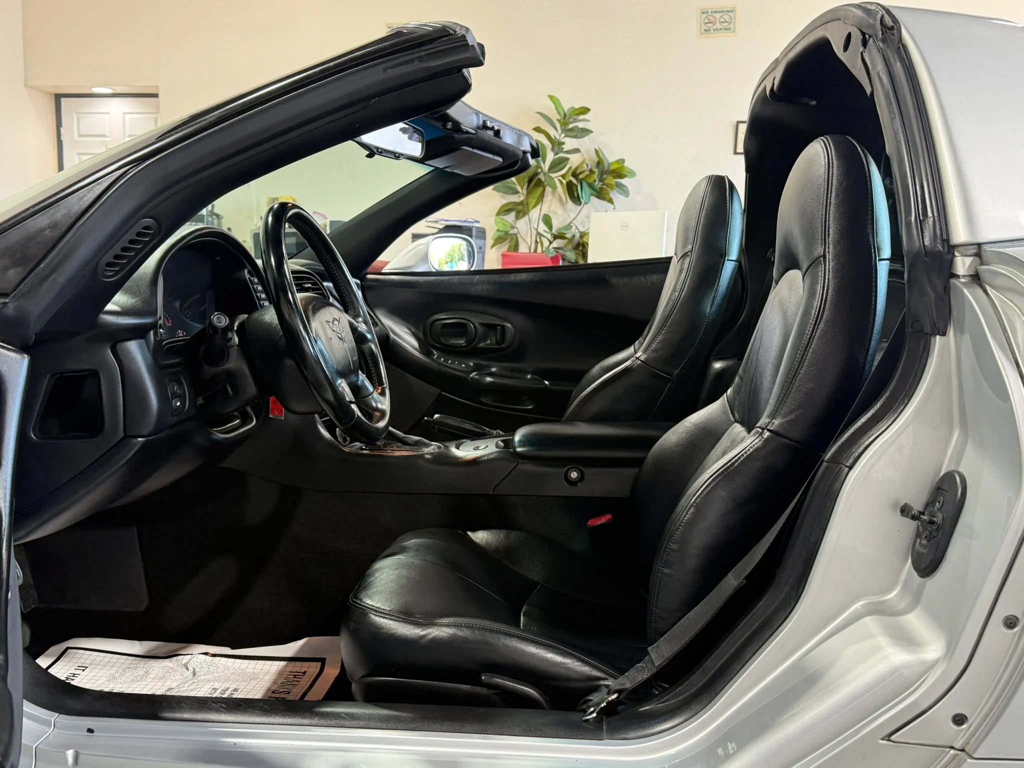 Used 1998 Chevrolet Corvette Coupe RWD image 13