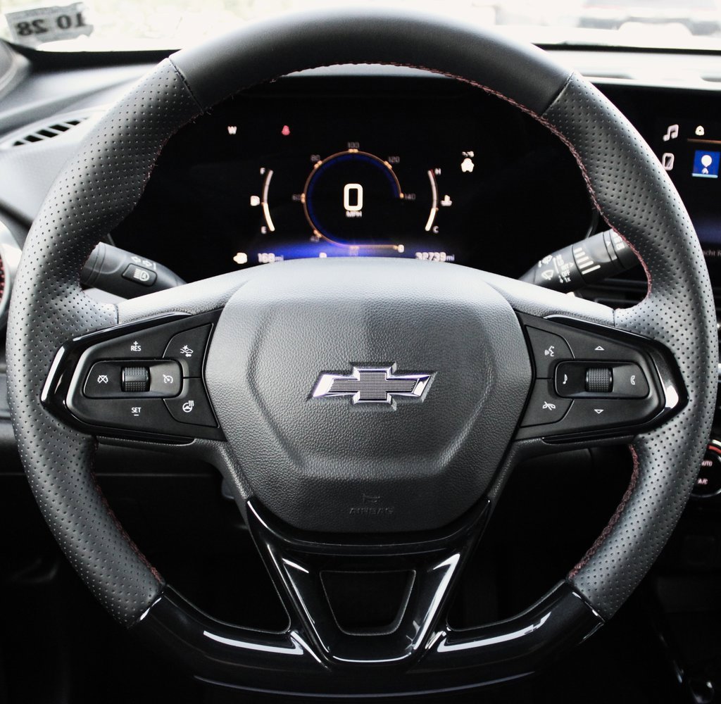 Used 2024 Chevrolet Trax RS w/ Driver Confidence Package image 28