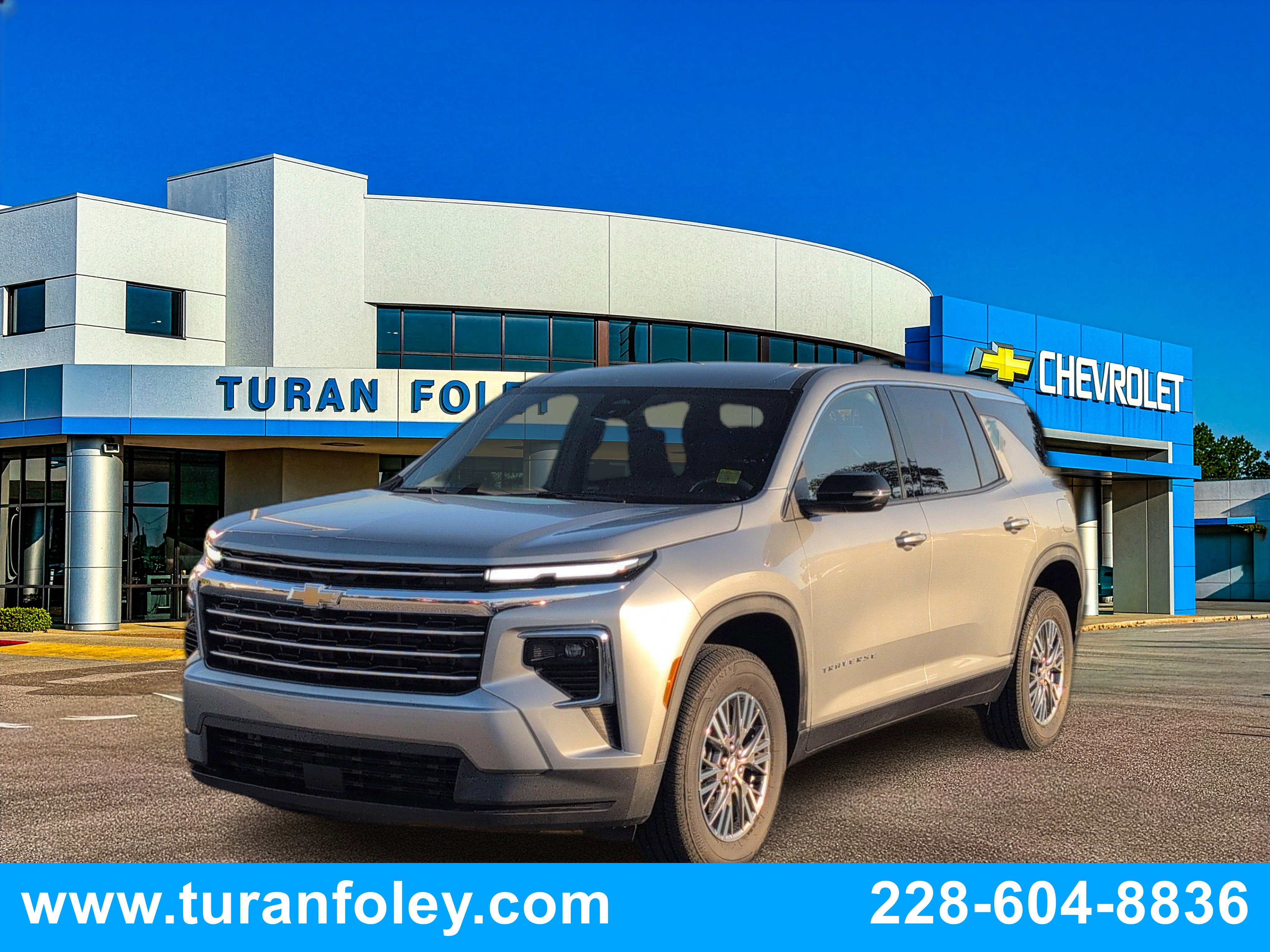 Used 2025 Chevrolet Traverse LT