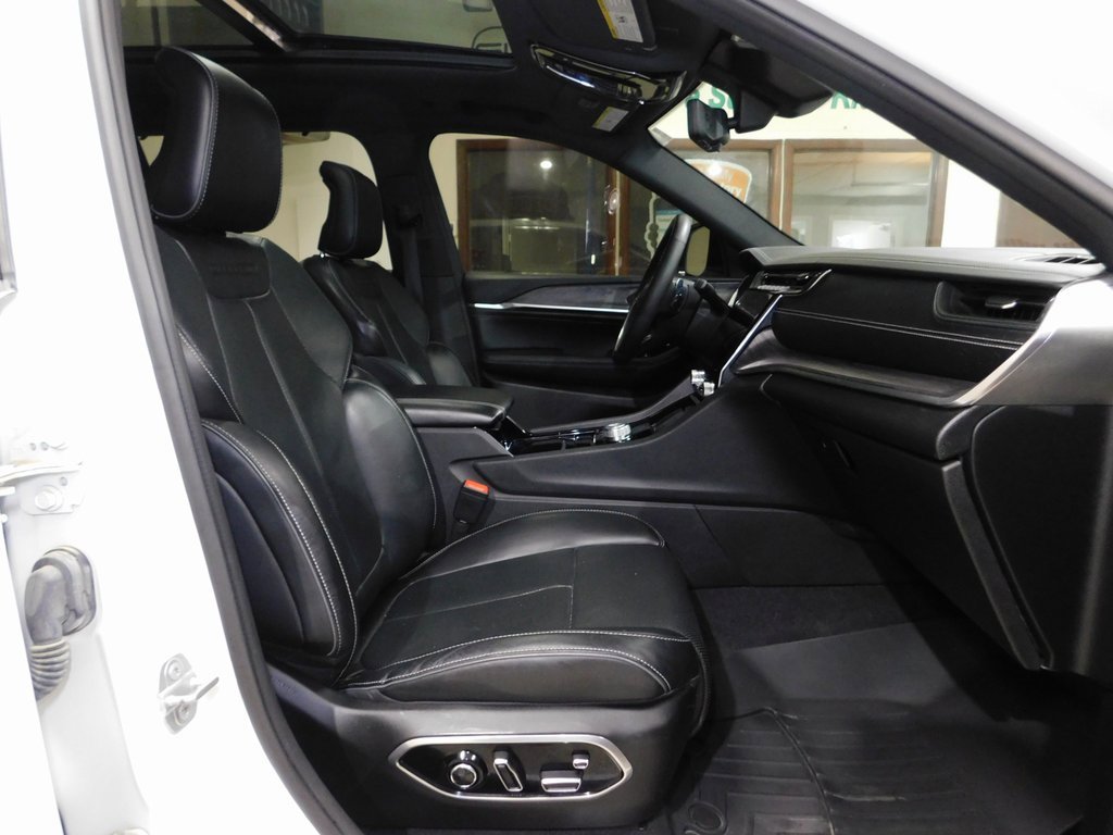 Used 2022 Jeep Grand Cherokee L Overland w/ Luxury Tech Group IV image 96