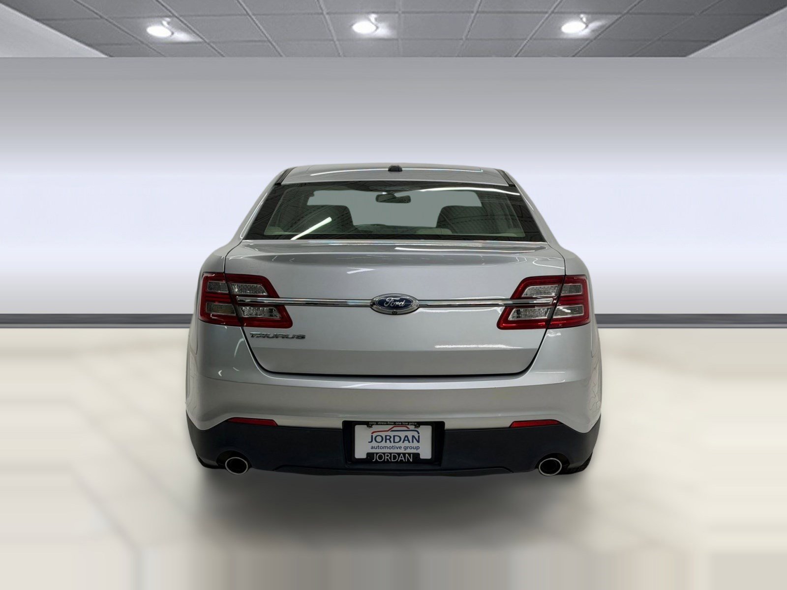 Used 2017 Ford Taurus SE image 8