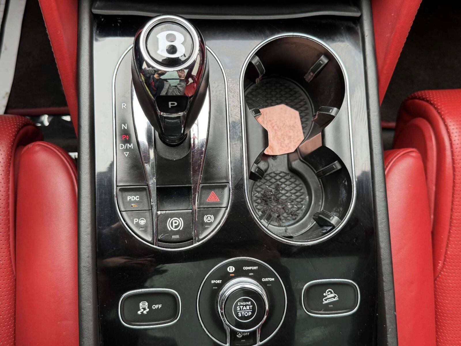 Used 2018 Bentley Bentayga AWD/4WD image 46
