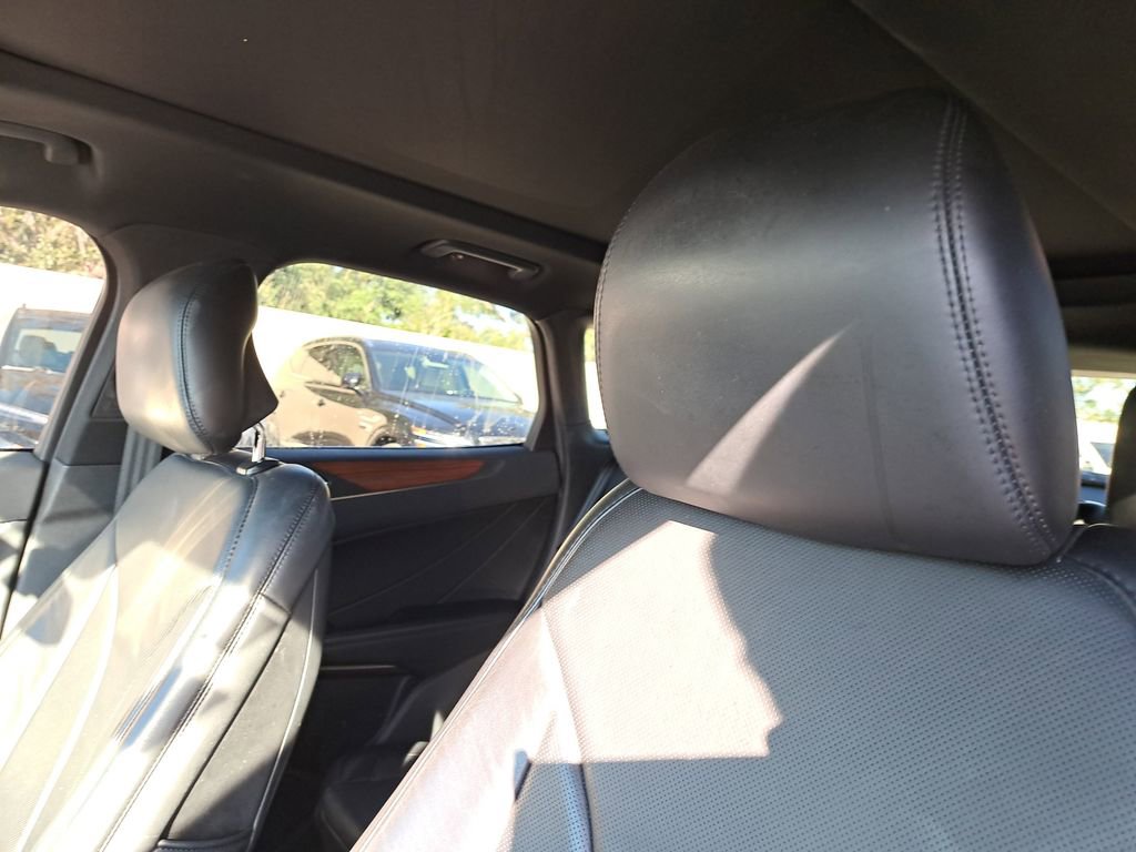 Used 2017 Lincoln MKC Reserve image 17