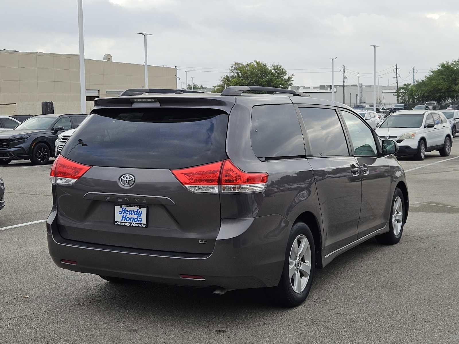 Used 2014 Toyota Sienna LE image 6