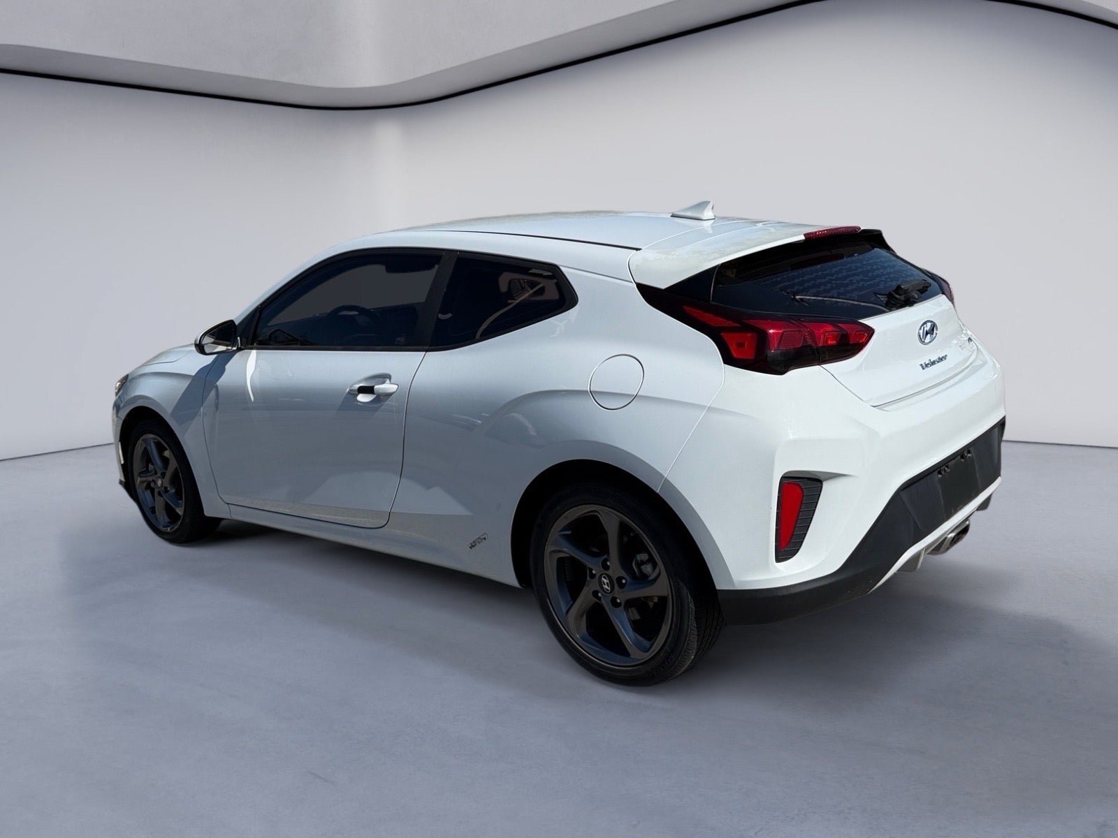 Used 2019 Hyundai Veloster 2.0 FWD image 3