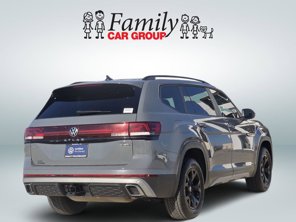 Used 2025 Volkswagen Atlas Peak Edition SE image 4