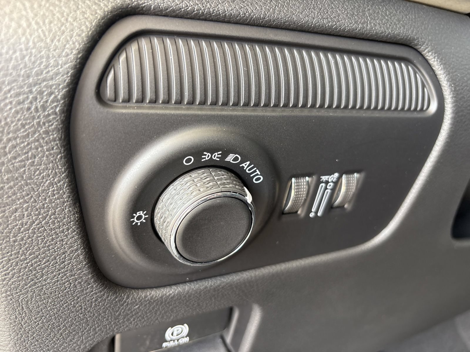 New 2026 Jeep Grand Wagoneer Limited AWD/4WD image 17