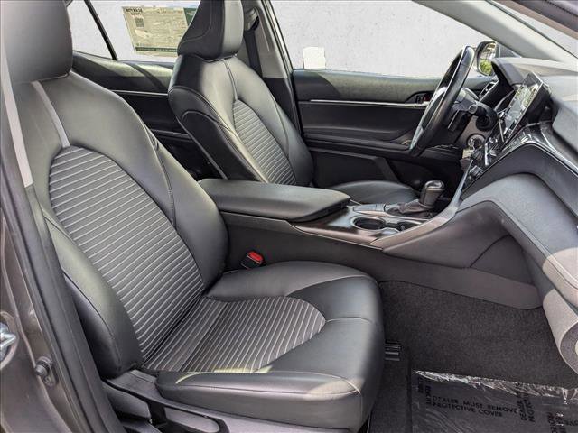 Used 2022 Toyota Camry SE w/ Carpet Mat Package (TMS) image 19