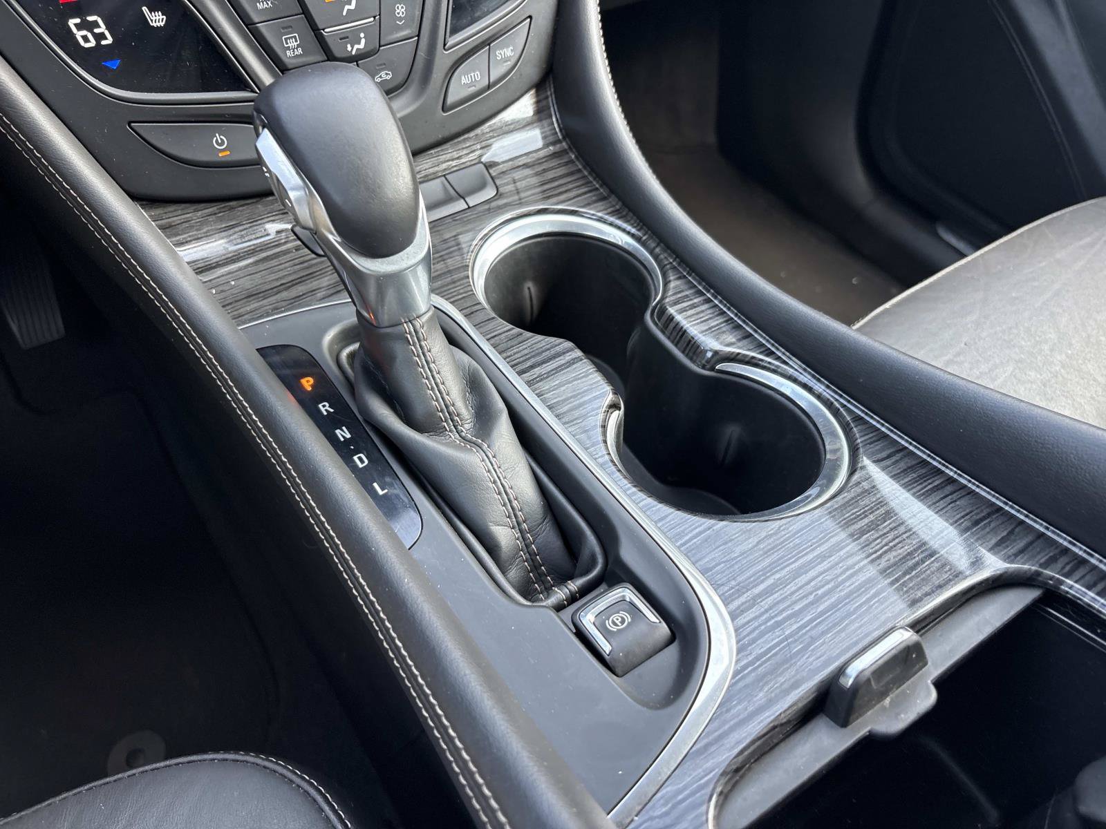 Used 2017 Buick Envision Essence FWD image 28