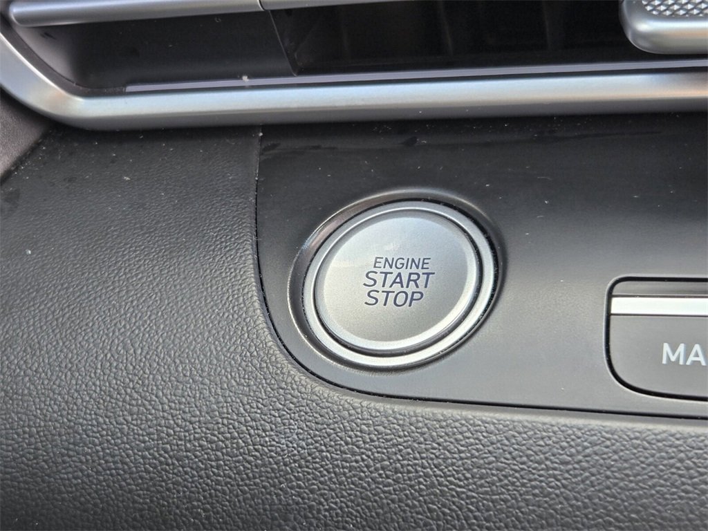 Certified 2023 Hyundai Elantra Limited image 22