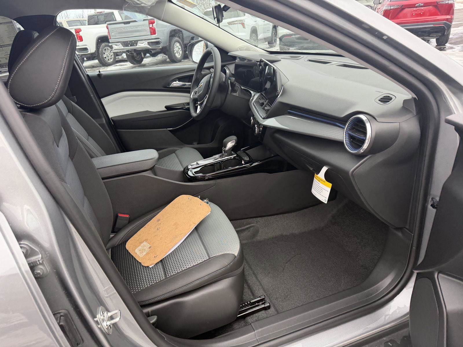 New 2026 Chevrolet Trax LT w/ Driver Confidence Package image 14