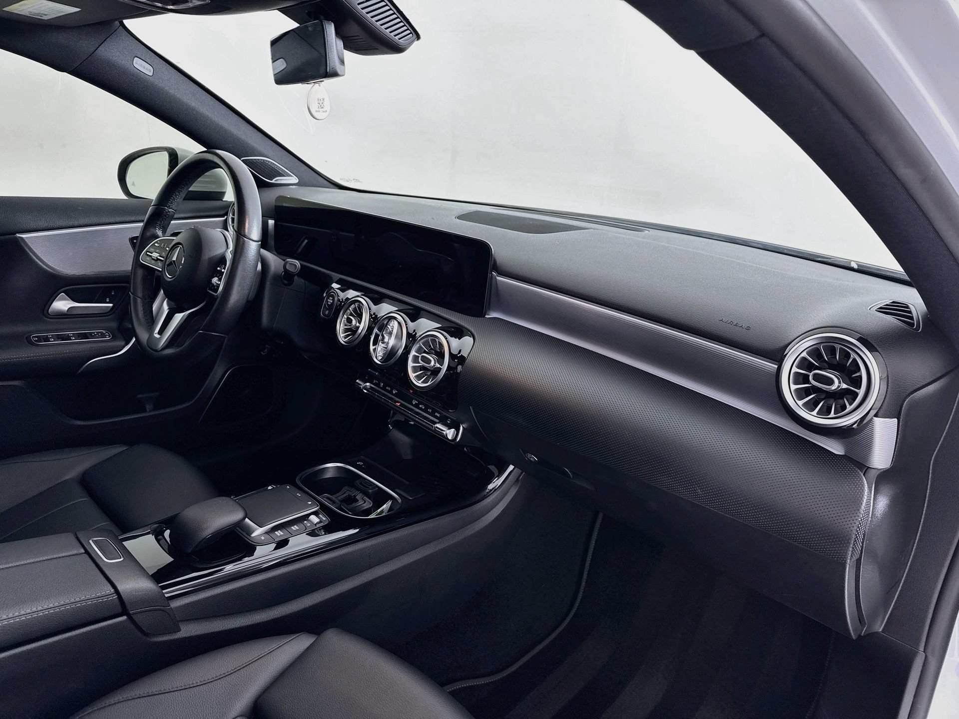 Used 2021 Mercedes-Benz A 220 image 30