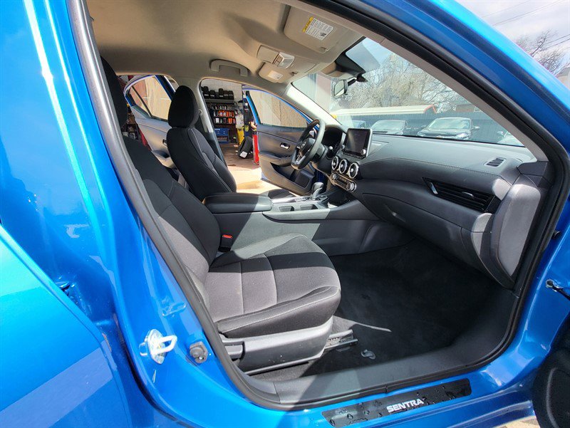 Used 2025 Nissan Sentra SV image 11