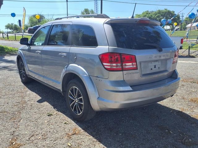 Used 2018 Dodge Journey SE w/ Connectivity Group FWD image 5