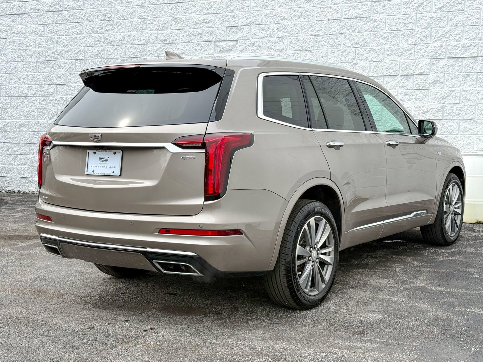 Certified 2022 Cadillac XT6 Premium Luxury image 8