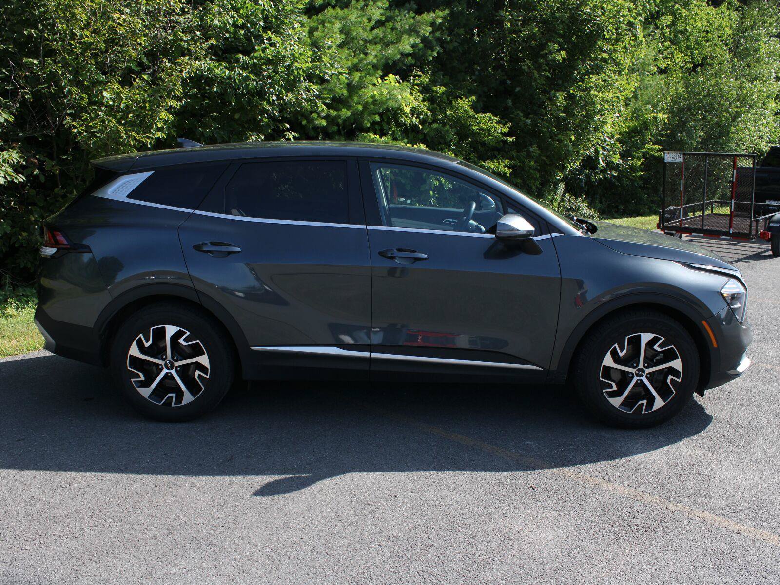 Used 2023 Kia Sportage EX FWD image 4