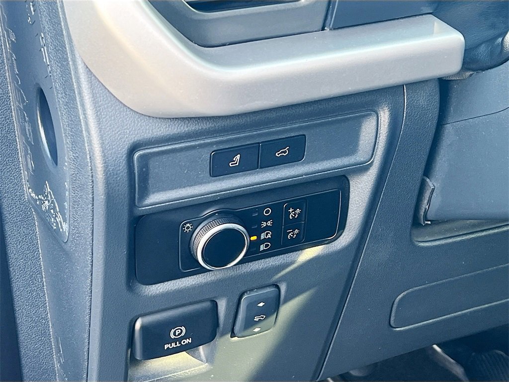 Used 2024 Ford Expedition Max XLT image 10