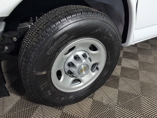 New 2026 Chevrolet Express 2500 w/ Driver Convenience Package RWD image 9