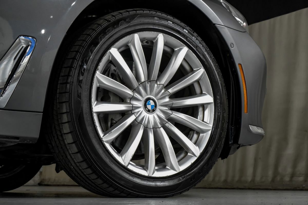 Used 2017 BMW 740i xDrive image 52