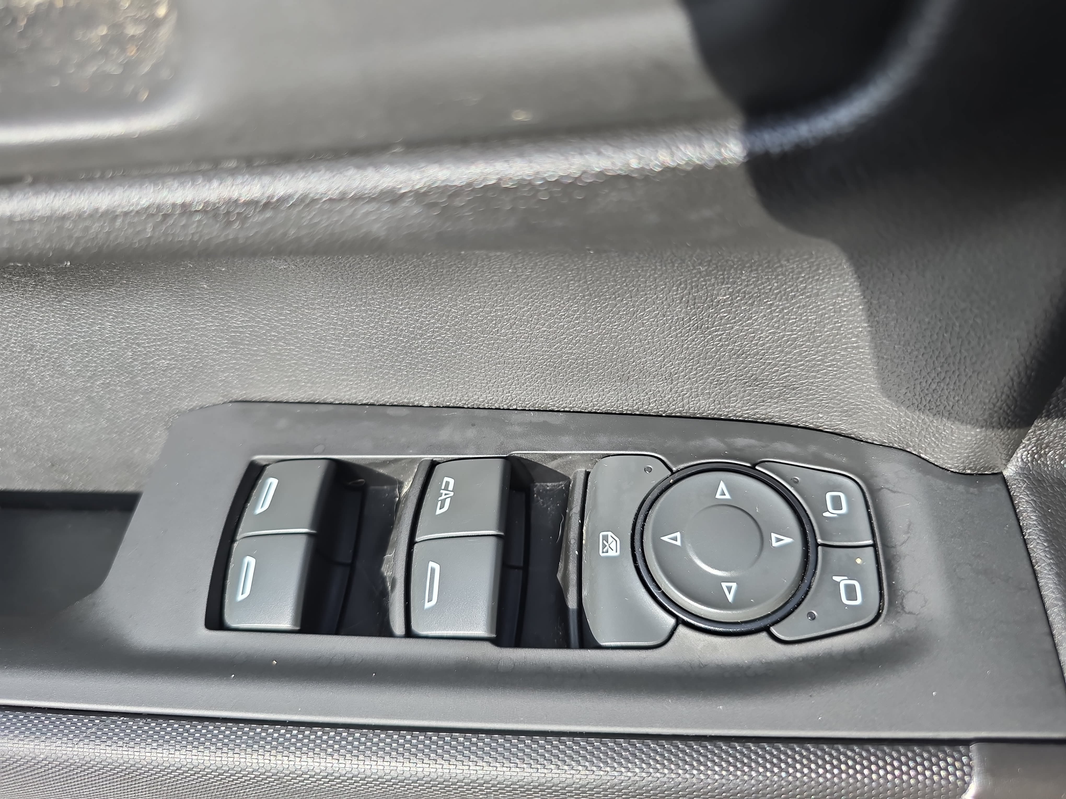 Used 2022 Chevrolet Silverado 1500 Custom AWD/4WD image 25