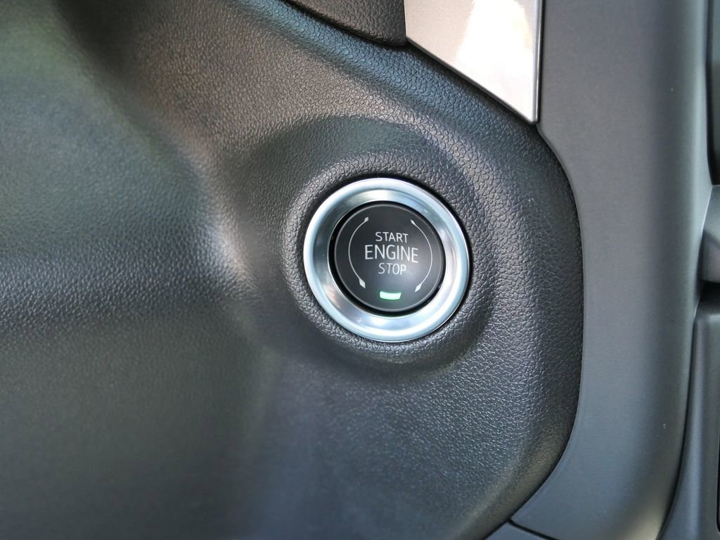 Used 2025 Chevrolet Silverado 1500 Custom image 15