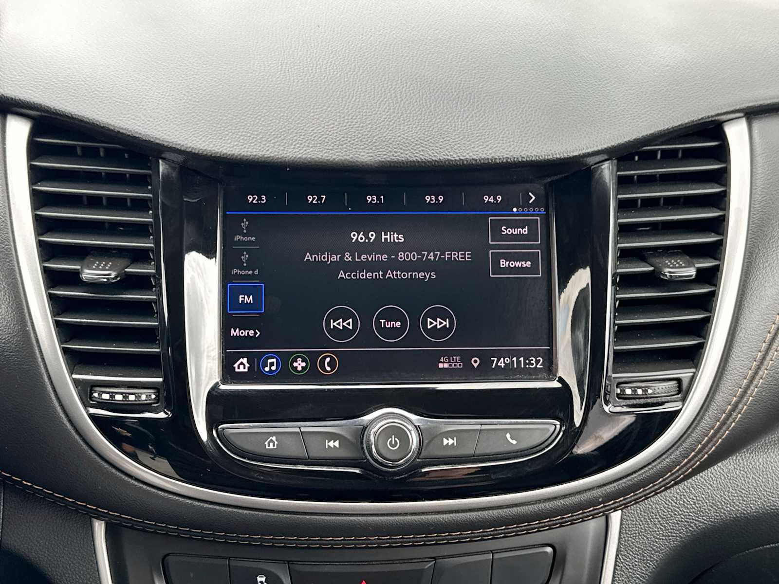 Used 2021 Chevrolet Trax LT AWD/4WD image 12