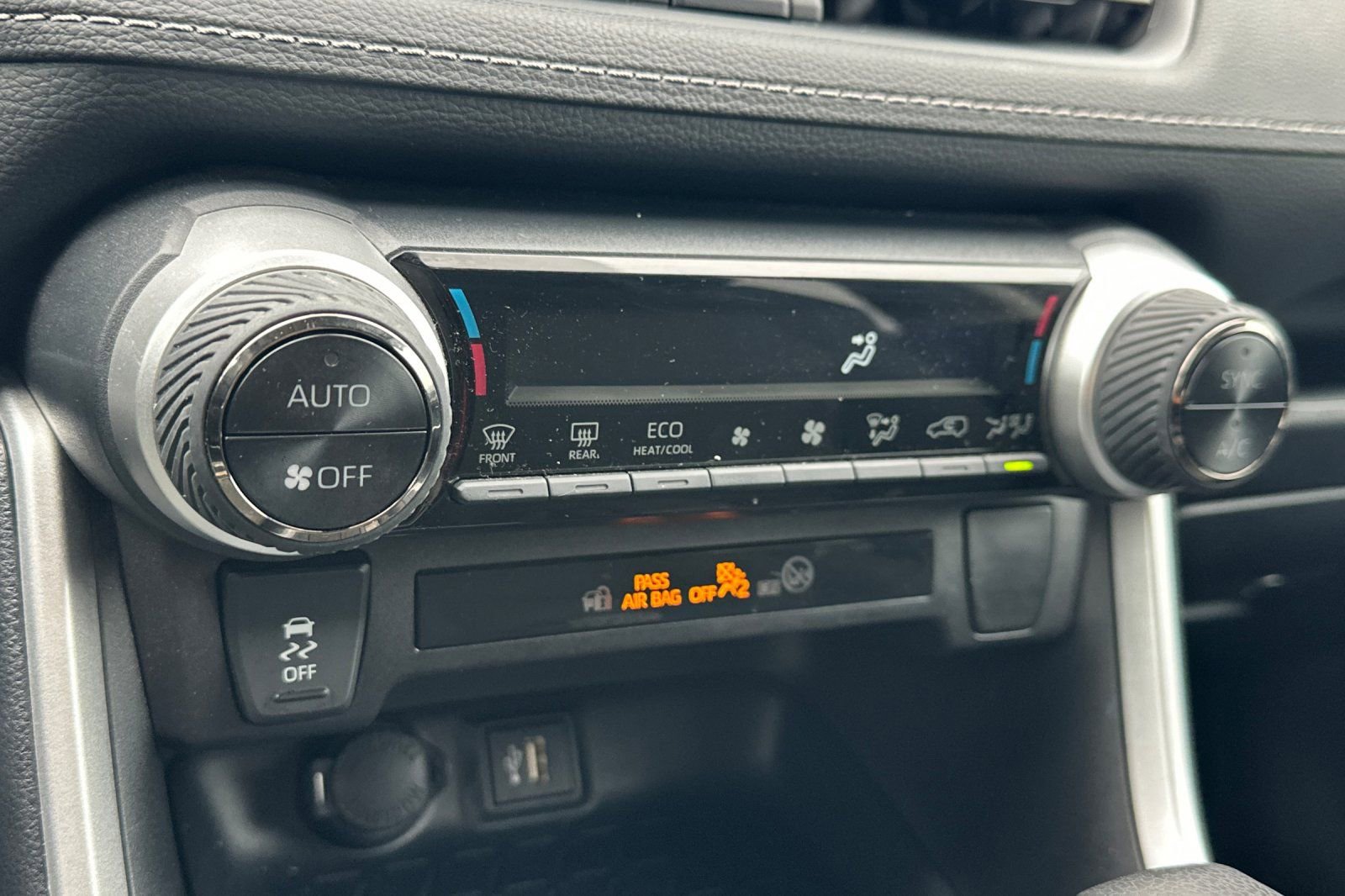 Certified 2025 Toyota RAV4 XLE image 29