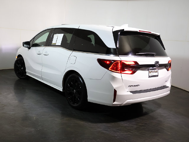 Used 2025 Honda Odyssey Sport-L image 2