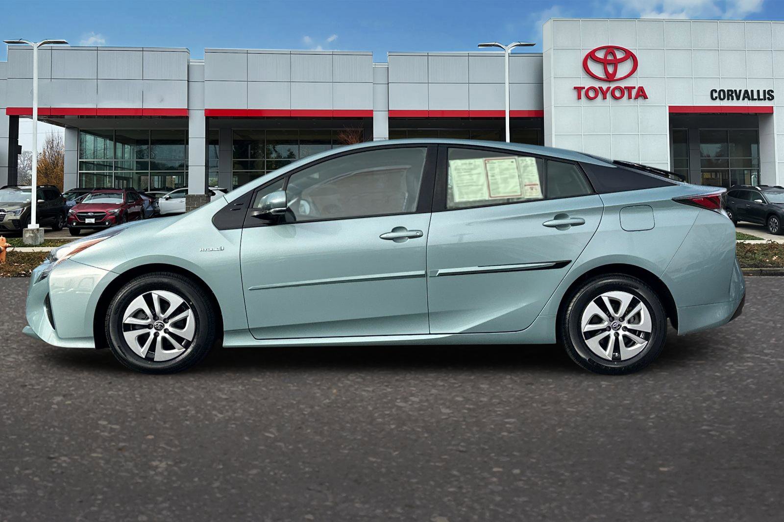 Used 2016 Toyota Prius Four image 7