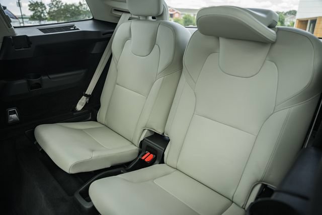 Used 2021 Volvo XC90 T6 Momentum w/ Advanced Package AWD/4WD image 32