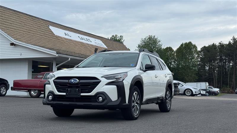 Used 2023 Subaru Outback Premium AWD/4WD image 2
