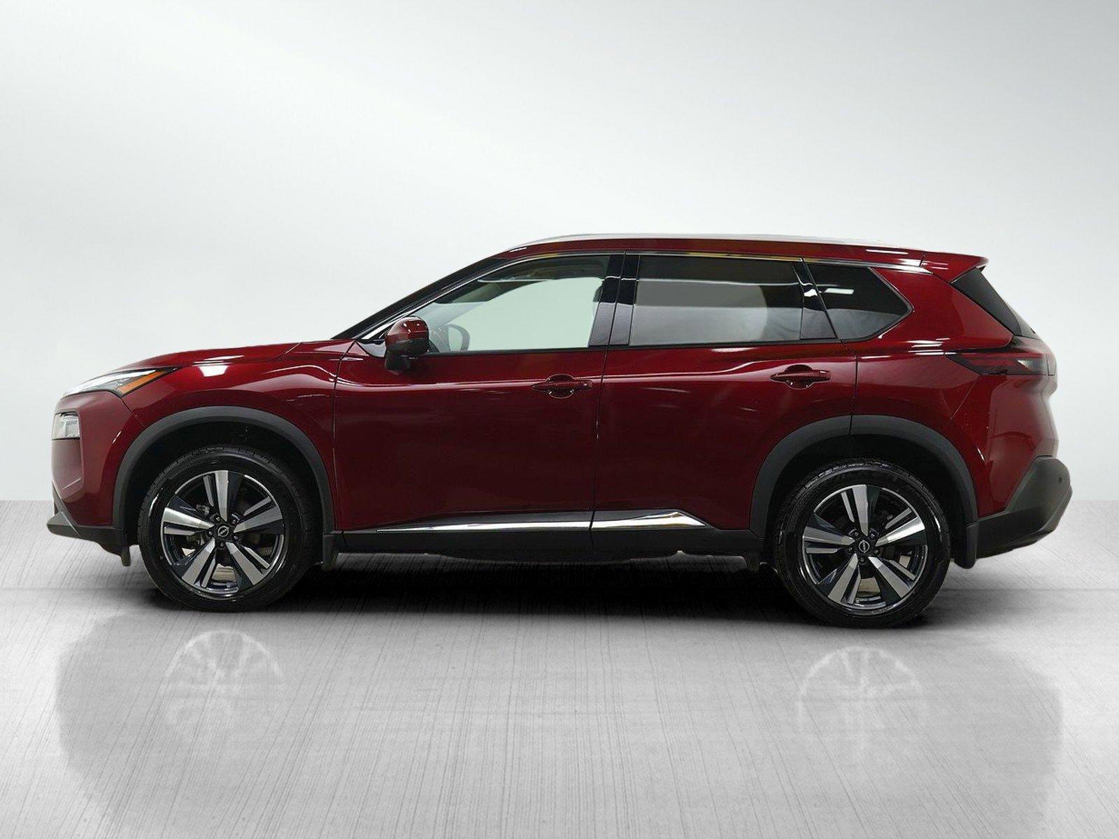 Used 2023 Nissan Rogue SL image 2