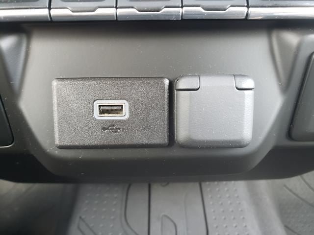 Used 2020 Chevrolet Silverado 1500 Custom w/ Custom Value Package AWD/4WD image 23