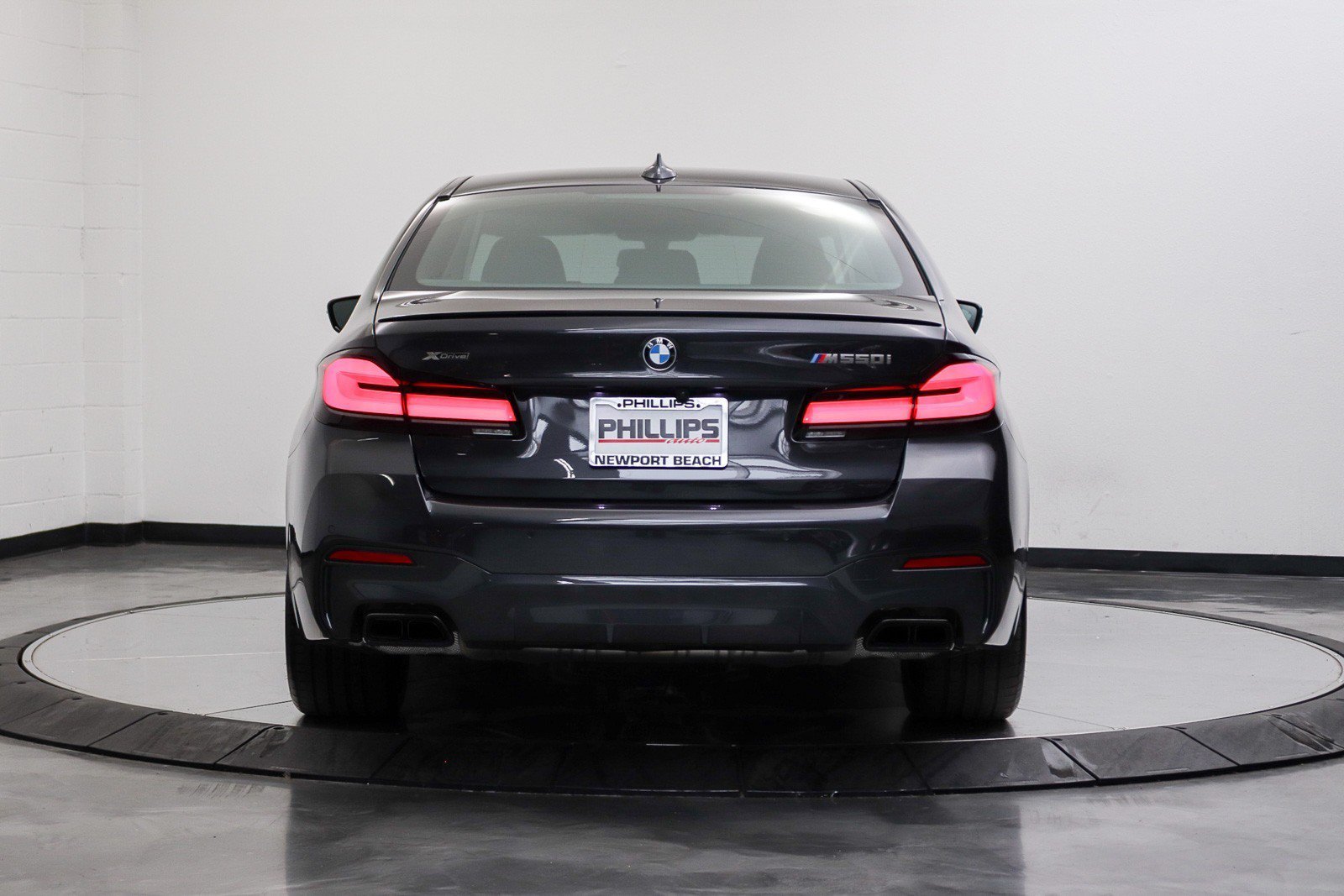 Used 2023 BMW M550i xDrive AWD/4WD image 12