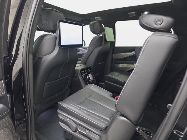 New 2026 Cadillac Escalade IQL Sport 2 w/ LPO, ONYX Package AWD/4WD image 10