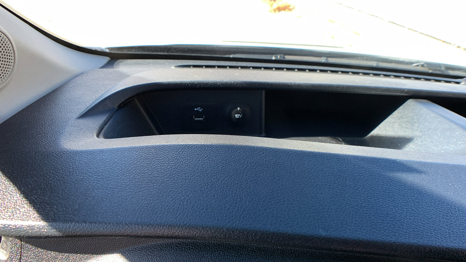 Used 2023 Ford Transit 250 Medium Roof AWD w/ Load Area Protection Package image 15