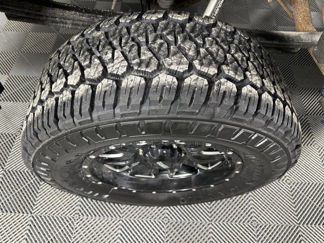 Used 2018 Chevrolet Silverado 1500 LT w/ All Star Edition image 9