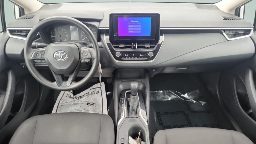 Used 2025 Toyota Corolla LE FWD image 11