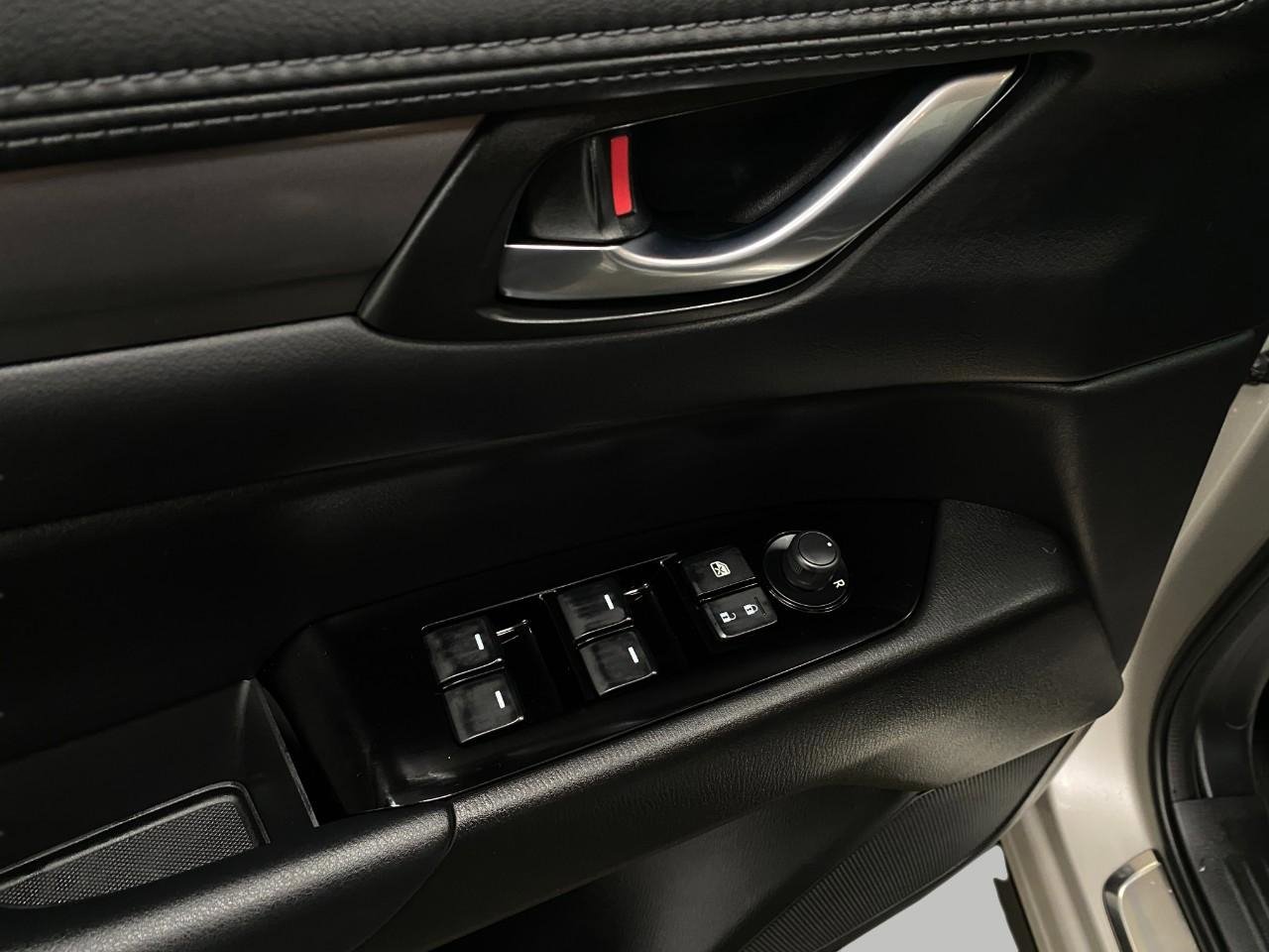 Used 2025 MAZDA CX-5 AWD 2.5 S w/ Select Package image 28