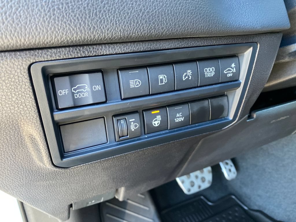 Used 2025 Toyota Sequoia 4WD image 35