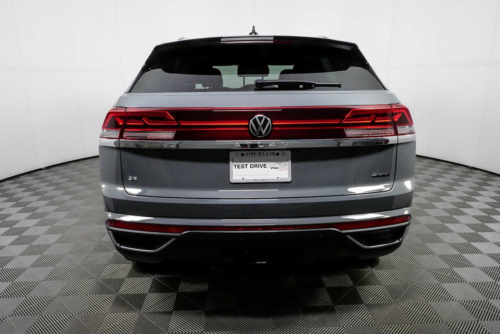 Certified 2025 Volkswagen Atlas Cross Sport SE w/ Black Wheel Package AWD/4WD image 30
