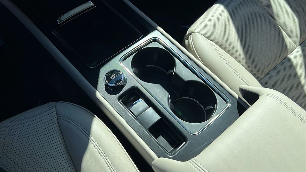 New 2025 Lincoln Corsair Premiere w/ Equipment Group 101A image 14