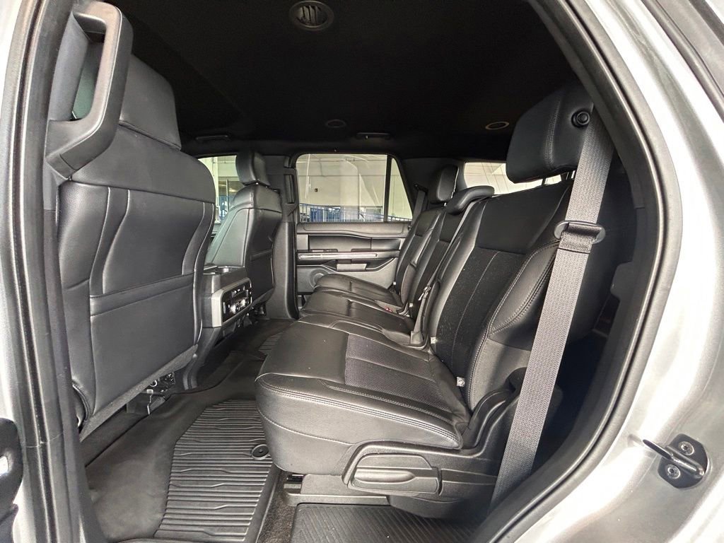 Used 2020 Ford Expedition XLT w/ Equipment Group 202A RWD image 32