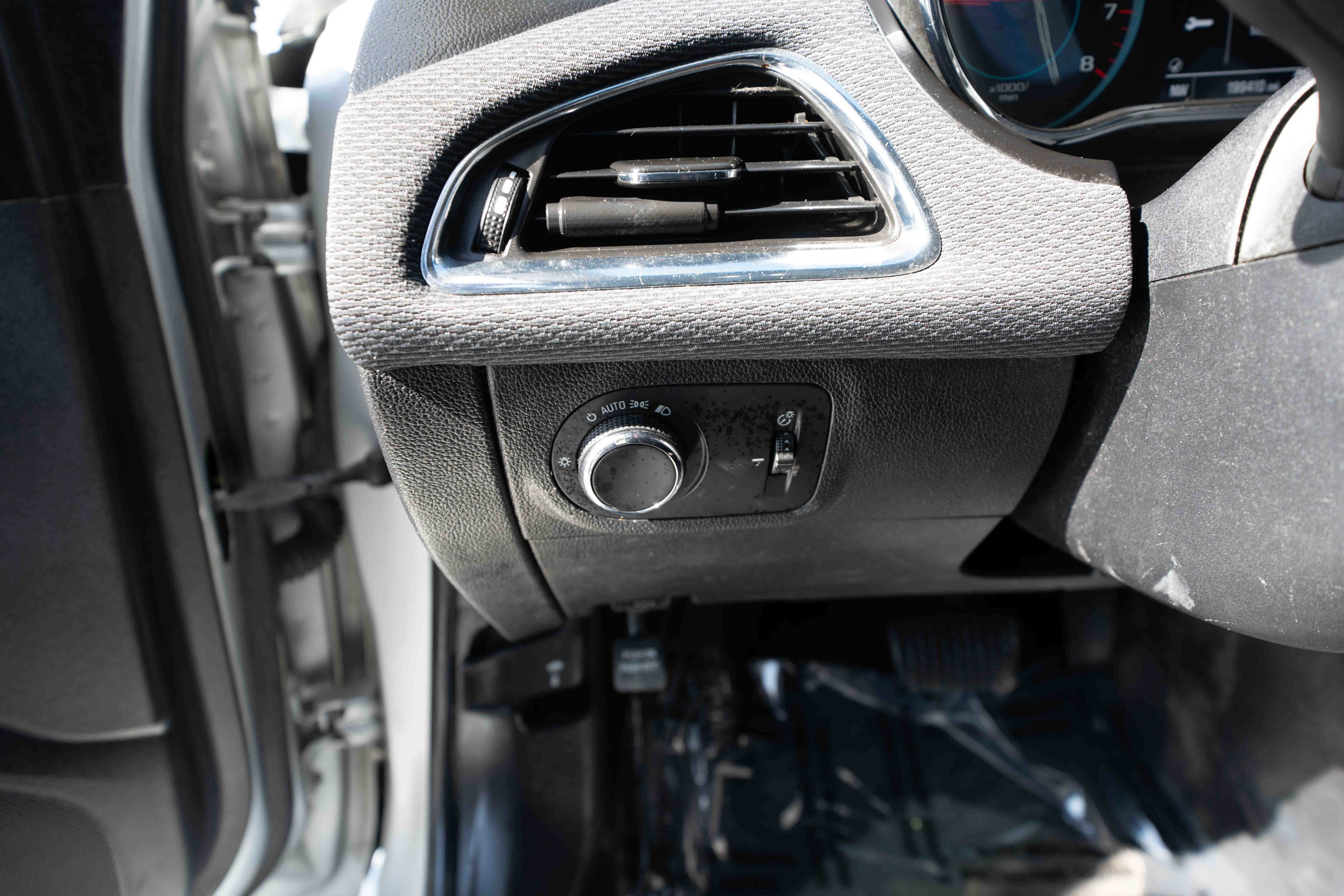 Used 2018 Chevrolet Cruze LT w/ Convenience Package image 11