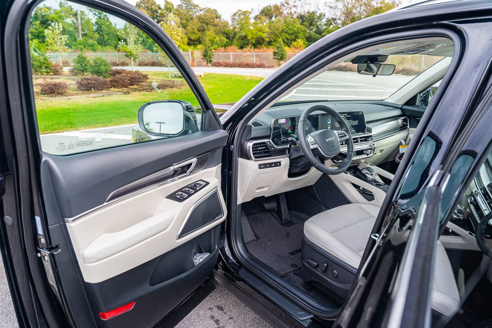 New 2025 Kia Telluride S image 13