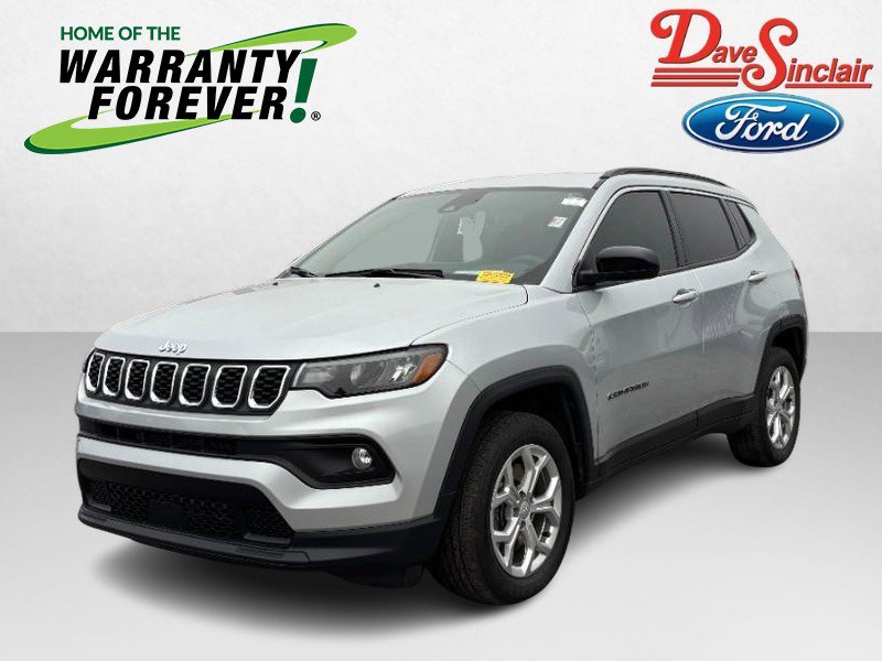 Used 2024 Jeep Compass Latitude image 1