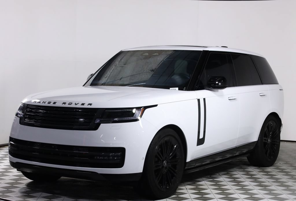 Used 2025 Land Rover Range Rover SE AWD/4WD image 3